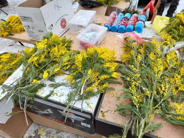 Мужчины из Оренбурга шквально скупают цветы для своих дам