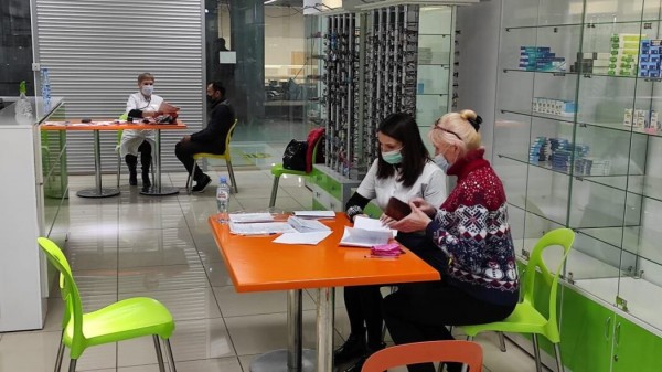 В Оренбурге пункты вакцинации в торговых центрах прекращают работу