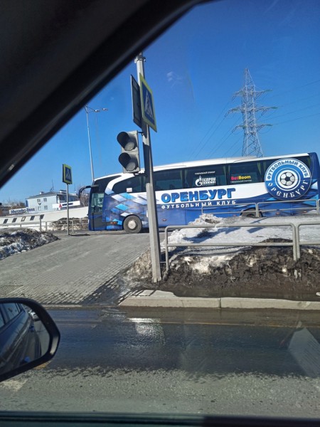 ФК "Оренбург" обыграл КАМАЗ со счетом 2:0 на стадионе в Самаре