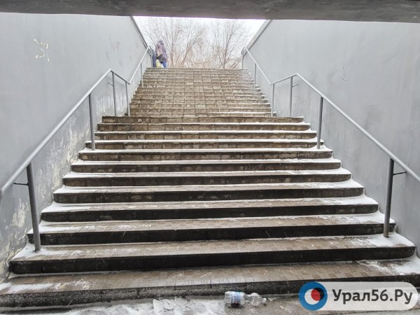
Пять месяцев спустя: Урал56.Ру вновь прошелся в Оренбурге по отремонтированным осенью переходам        