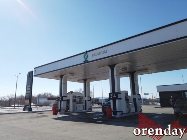 В Оренбурге автомобилисты в шоке от того, что газ дешевеет прямо на глазах