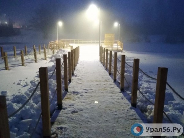 
После публикации Урал56.Ру на набережной Бугуруслана, благоустроенной за 50 млн руб, расчистили дорожки и лавочки        