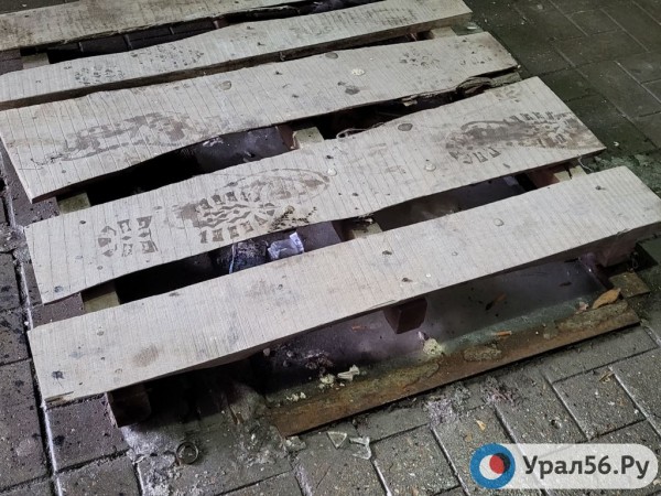 
Пять месяцев спустя: Урал56.Ру вновь прошелся в Оренбурге по отремонтированным осенью переходам        