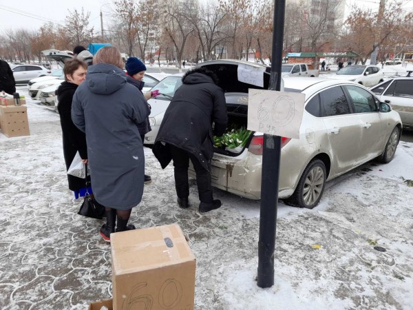 Мужчины из Оренбурга шквально скупают цветы для своих дам
