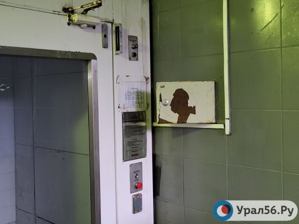 
Пять месяцев спустя: Урал56.Ру вновь прошелся в Оренбурге по отремонтированным осенью переходам        