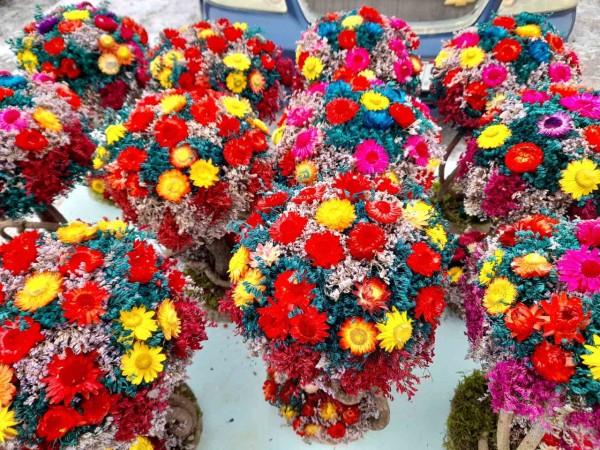 Мужчины из Оренбурга шквально скупают цветы для своих дам