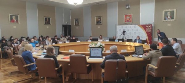 Оренбургские НКО делятся опытом и готовятся к региональному конкурсу грантов Оренбургские НКО делятся опытом и готовятся к региональному конкурсу грантов