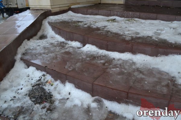 Фокус по превращению гостиницы &laquo;Баку&raquo; в поликлинику оренбуржцы так и не увидели