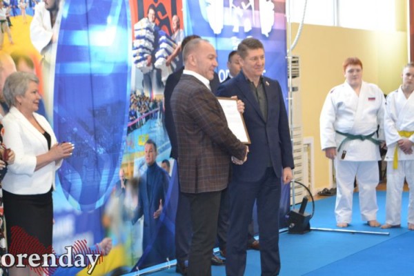 Центр дзюдо в Оренбурге отметил 10-летие большим турниром и тортом