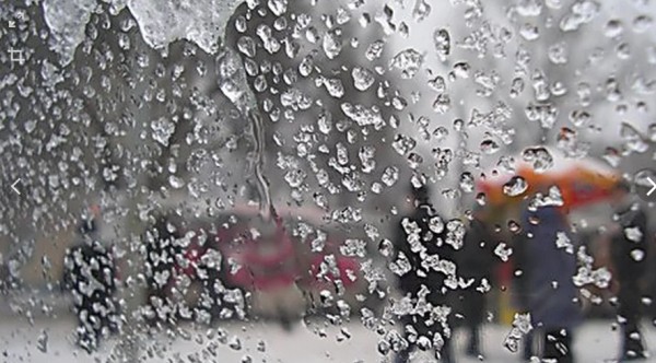 Снег с дождём и ветер. Оренбуржье накрыл циклонический вихрь