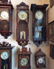 Житель Тюльгана собрал коллекцию старинных часов