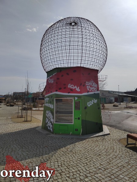 Министр архитектуры Наталья Ибрагимова приехала посмотреть, как перезимовал «арбундинг» Министр архитектуры Наталья Ибрагимова приехала посмотреть, как перезимовал «арбундинг»