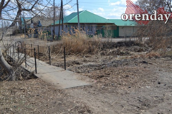 В Соль-Илецке перед приездом Дениса Паслера вычищали центр города и мыли асфальт