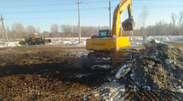 После разгерметизации нефтепровода «Газпромнефти» почва так и остается загрязнённой После разгерметизации нефтепровода «Газпромнефти» почва так и остается загрязнённой