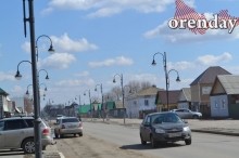 В Соль-Илецке перед приездом Дениса Паслера вычищали центр города и мыли асфальт