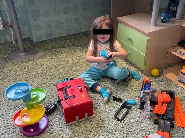 
В областном суде рассматривается апелляция отца, у которого в Оренбурге забрали дочь при силовой поддержке спецназа        