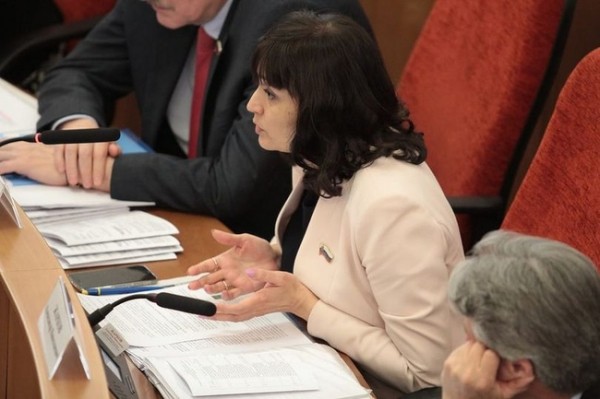 Оксана Набатчикова: Проблемы накапливаются годами и решать их надо на местах, принимая соответствующие законы, а не только ждать указаний от Президента Оксана Набатчикова: Проблемы накапливаются годами и решать их надо на местах, принимая соответствующие законы, а не только ждать указаний от Президента