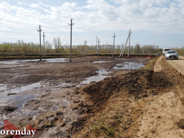 После разгерметизации нефтепровода «Газпромнефти» почва так и остается загрязнённой После разгерметизации нефтепровода «Газпромнефти» почва так и остается загрязнённой