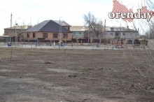 В Соль-Илецке перед приездом Дениса Паслера вычищали центр города и мыли асфальт