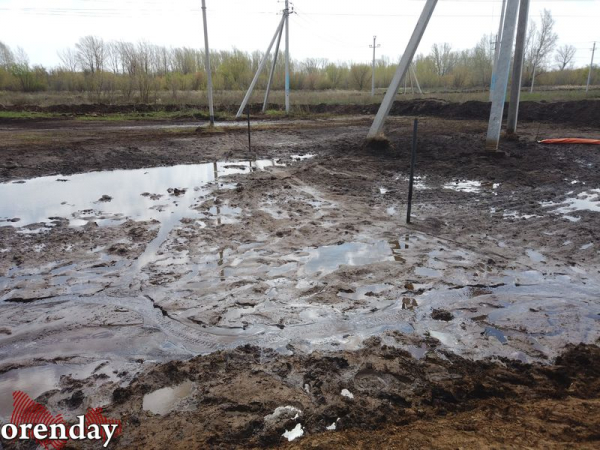 После разгерметизации нефтепровода «Газпромнефти» почва так и остается загрязнённой После разгерметизации нефтепровода «Газпромнефти» почва так и остается загрязнённой