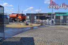 В Соль-Илецке перед приездом Дениса Паслера вычищали центр города и мыли асфальт