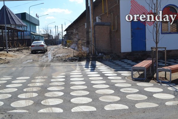 В Соль-Илецке перед приездом Дениса Паслера вычищали центр города и мыли асфальт