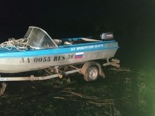 В Оренбуржье спасатели на лодке эвакуировали сельчанина на "большую землю"