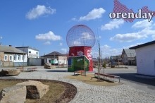 В Соль-Илецке перед приездом Дениса Паслера вычищали центр города и мыли асфальт