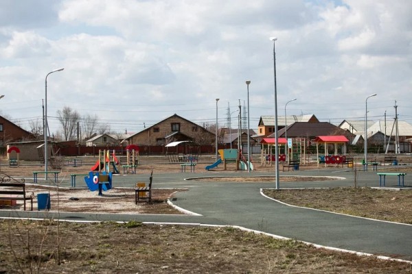 Денис Паслер осмотрел благоустройство территорий в Соль-Илецке, выполненных по нацпроекту