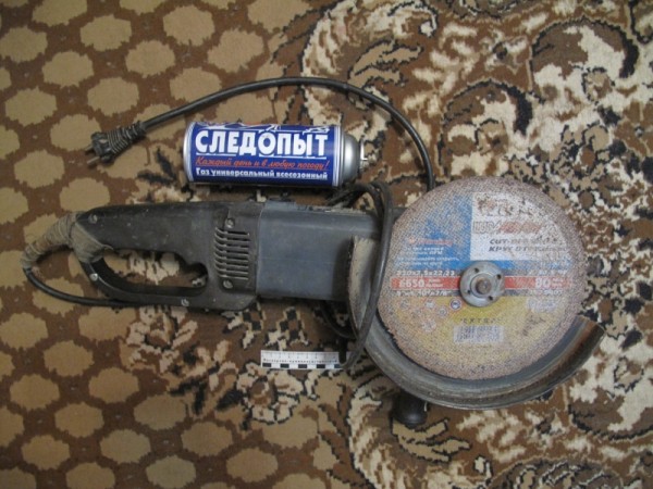 В Светлом мужчина выкрал из гаража насос, колонку, шлифовальные машины и боксерскую грушу В Светлом мужчина выкрал из гаража насос, колонку, шлифовальные машины и боксерскую грушу