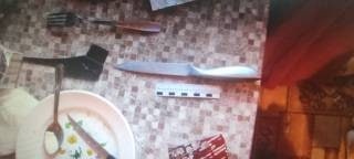 В Орске женщина накинулась с ножом на знакомого