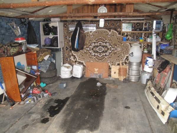 В Светлом мужчина выкрал из гаража насос, колонку, шлифовальные машины и боксерскую грушу В Светлом мужчина выкрал из гаража насос, колонку, шлифовальные машины и боксерскую грушу