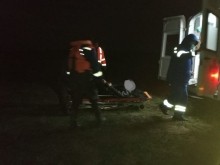 В Оренбуржье спасатели на лодке эвакуировали сельчанина на "большую землю"