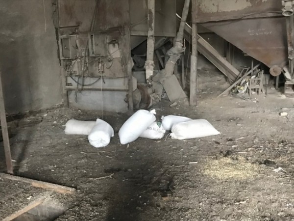 В Шарлыке механизатор задержан за кражу 13 мешков с зерноотходами