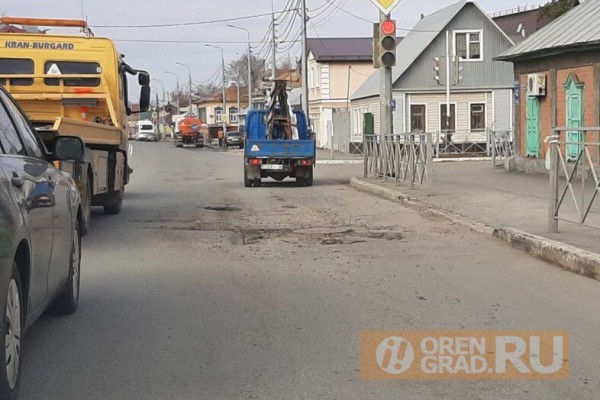 Оренбуржцам рассказали, какие улицы перекроют в этом году из-за ремонта дорог