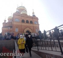 В храмах Оренбуржья освятили ветви вербы