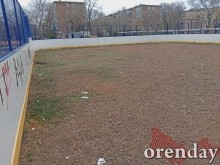 В Оренбурге третий год никому нет дела до проблем благоустроенного двора В Оренбурге третий год никому нет дела до проблем благоустроенного двора