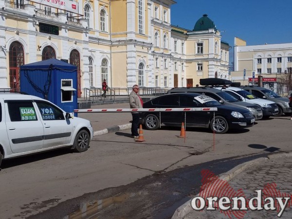 В Оренбурге чиновникам и надзорным органам плевать на состояние привокзальной площади
