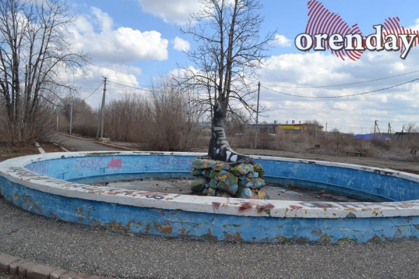 В Соль-Илецке перед приездом Дениса Паслера вычищали центр города и мыли асфальт