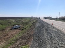 В Курманаевском районе перевернулась машина с двумя детьми